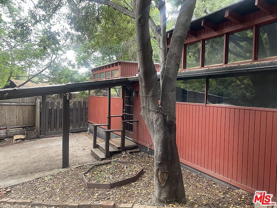 1st image of 815 N Beverly Glen Blvd