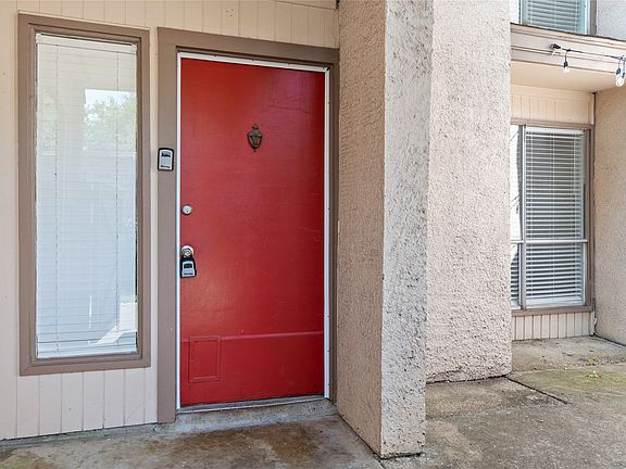 3rd image of 3045 Park Ln APT 1053