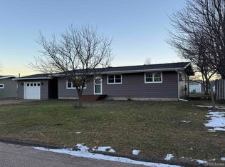 1755 S Rose St, Ishpeming, MI 49849