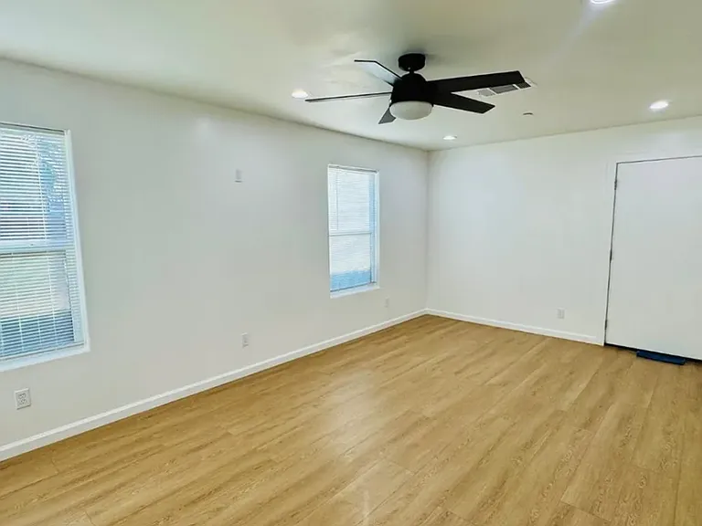 801 S Oleander Ave — Photo 10