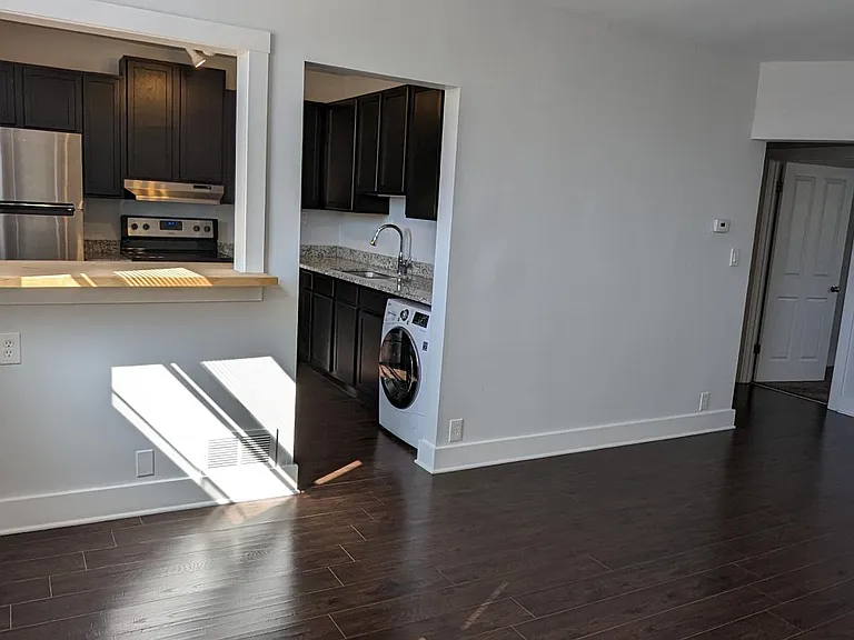 52 1/2 E 5th Ave #D — Photo 1