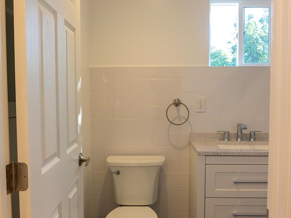1st image of 3032 8th Ave