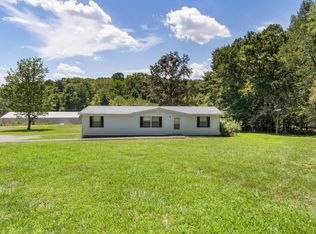 1889 Chester Harris Rd, Woodlawn, TN 37191