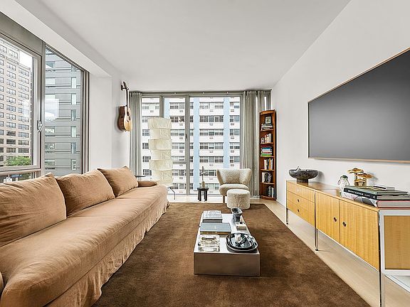 2nd image of 110 3rd Ave APT 4C