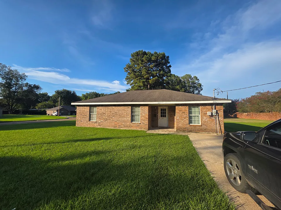 2321 Robin Rd