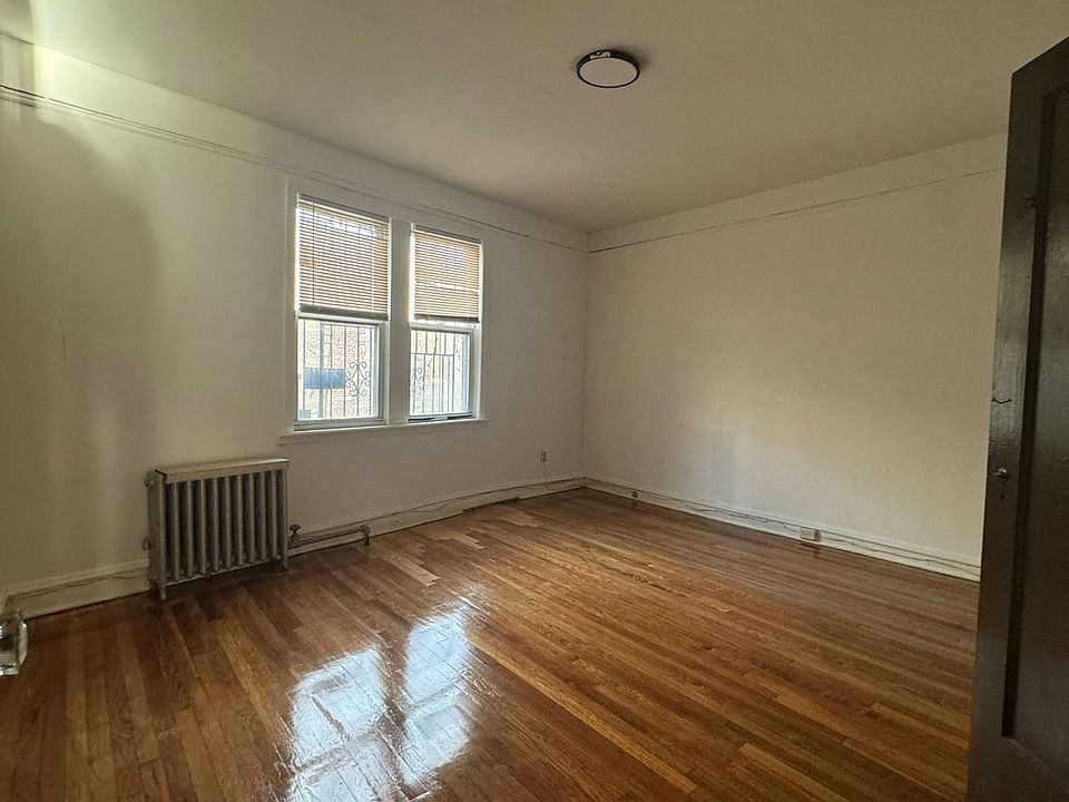 2nd image of 1318 Herschell St #2