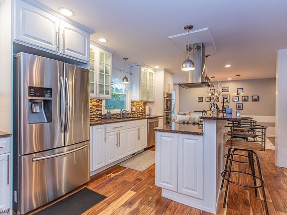 5th image of 431 Chatsworth Ln