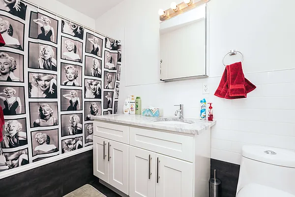 Rented by Nooklyn NYC LLC | media 8