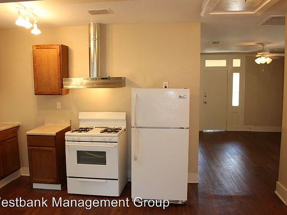 3rd image of 804 Virginia Blvd