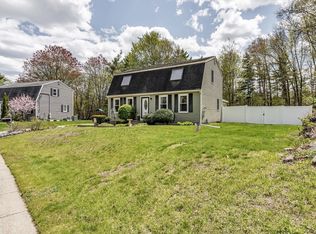 8 Portsmouth Rd, Amesbury, MA 01913