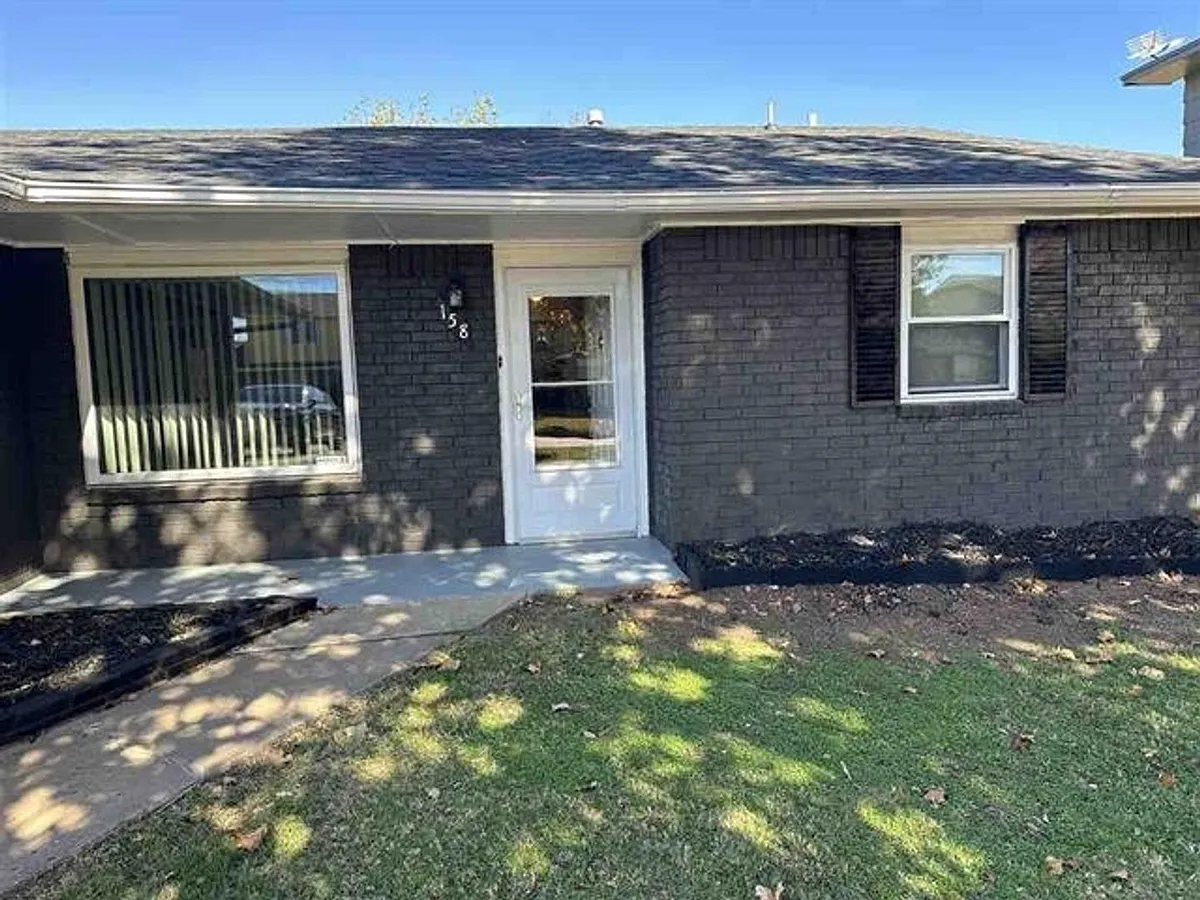 Building Photo - 158 SW 69th St