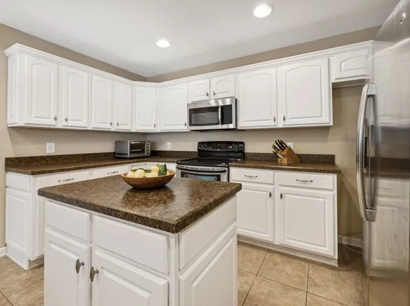 145 Plymouth Dr, Lebanon, TN 37087