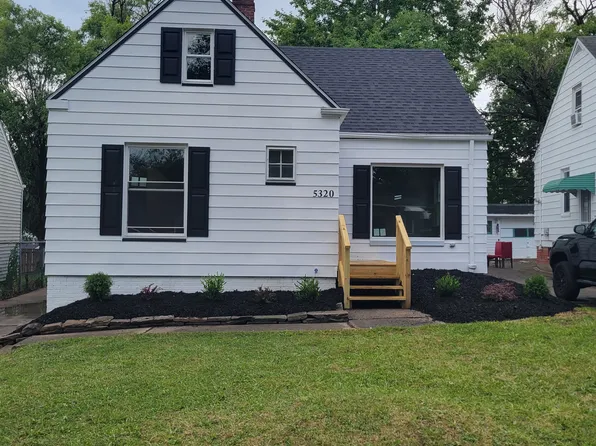 5320 Arch St, Maple Heights, OH 44137