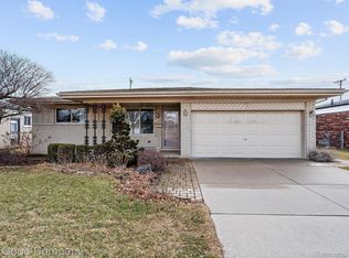 12304 Canterbury Dr, Sterling Heights, MI 48312