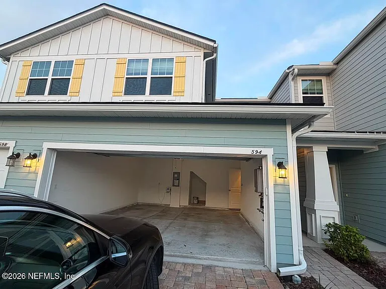 594 Cherry Elm Dr — Photo 1
