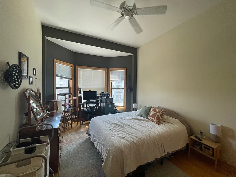 624 E Ogden Ave — Photo 5