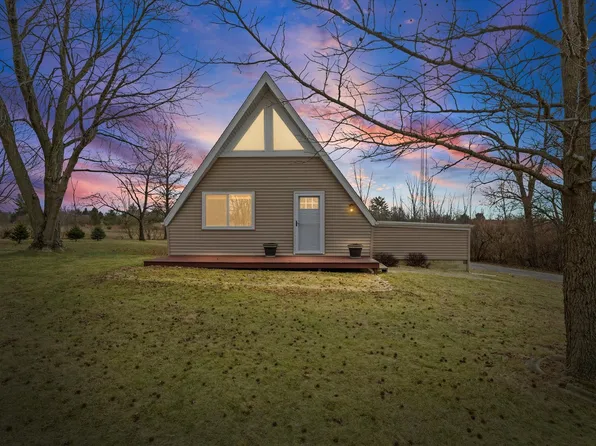 1438 Country Club Ln, Loda, IL 60948