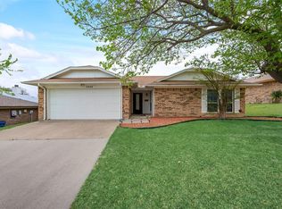 6504 N Park Dr, Watauga, TX 76148