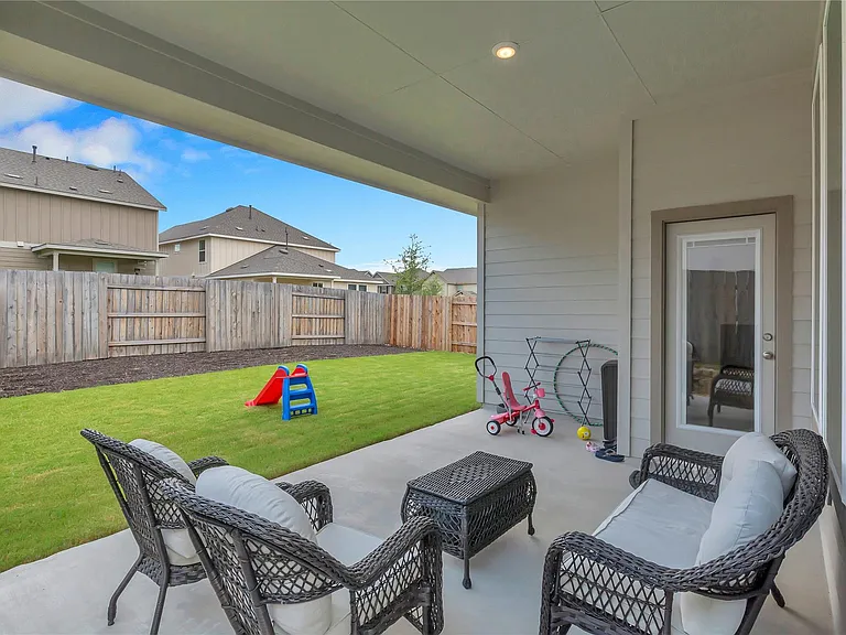 563 Saturnia Dr — Photo 28