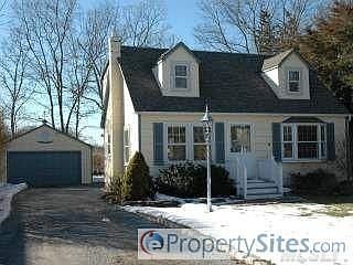 1st image of 56 Paquatuck Ave