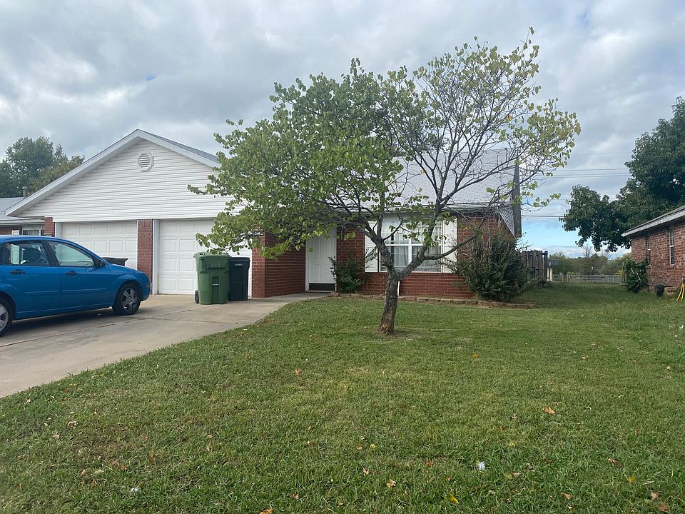 1st image of 707 E Eastview Dr