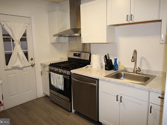 4th image of 22 Farrell Ave