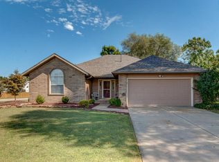 806 S Hemlock Ave, Springfield, MO 65802