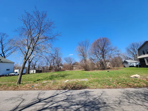 577 Leicester Ct, Detroit, MI 48202