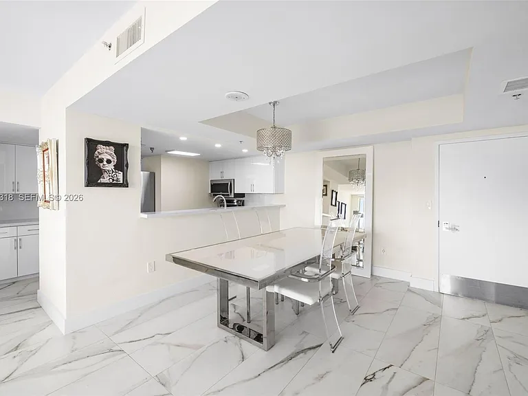 650 West Ave #1408 — Photo 4