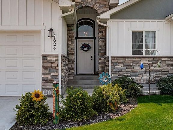3rd image of 4824 E Torcello Dr