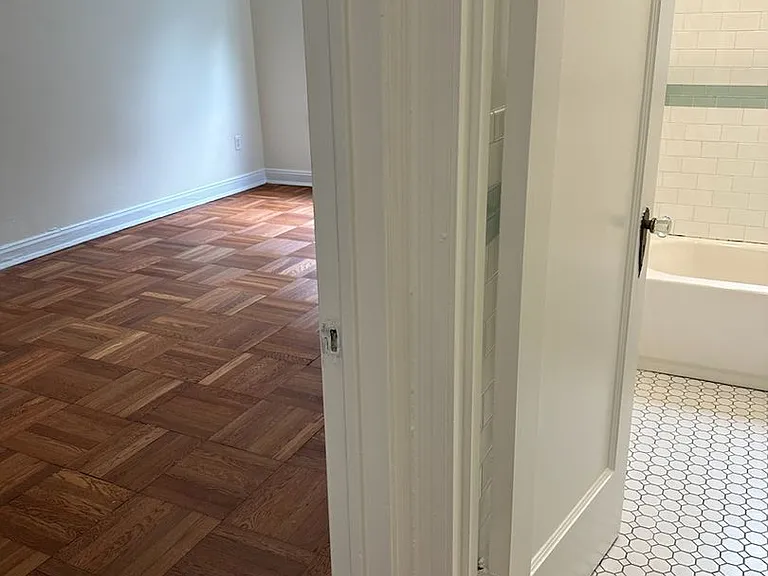 The Royal York Apartments — Photo 105