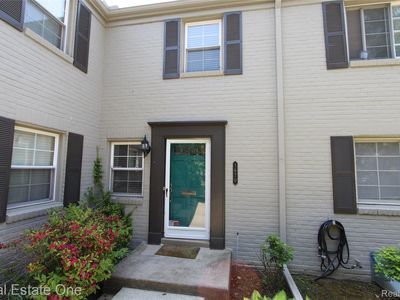 1670 Graefield Rd, Birmingham, MI, 48009