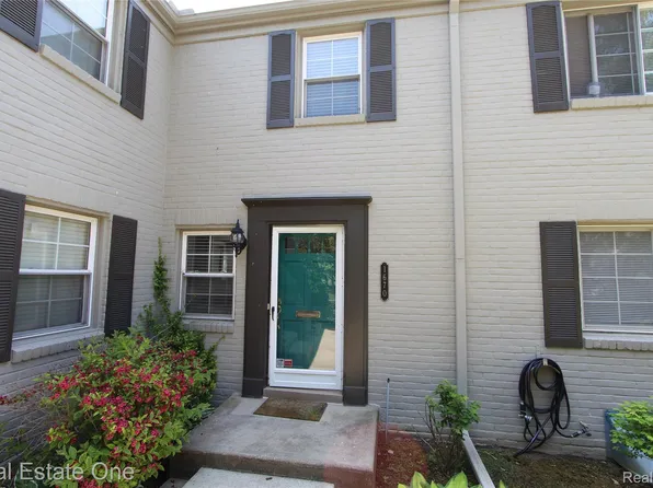 1670 Graefield Rd, Birmingham, MI 48009