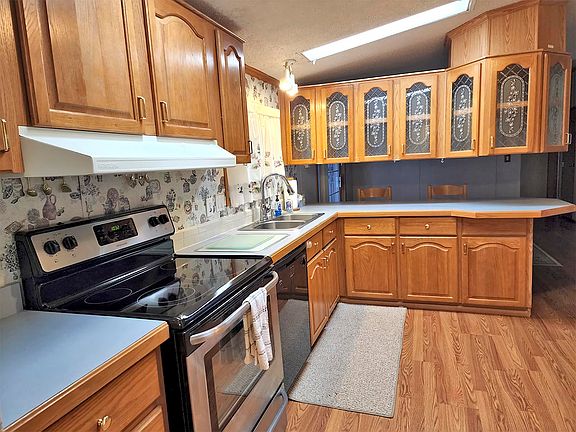 2nd image of 638 Fresh Pond Ave Unit 310