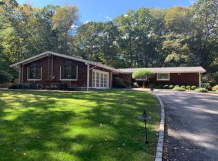 10 Wilderness Rd, Saint James, NY 11780