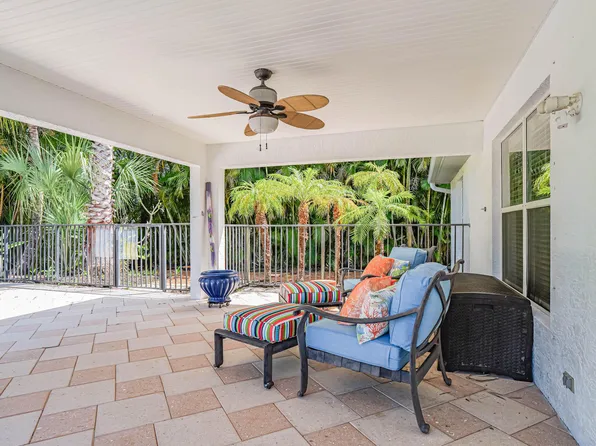 1049 SW Alcantarra Boulevard, Port St Lucie, FL 34953