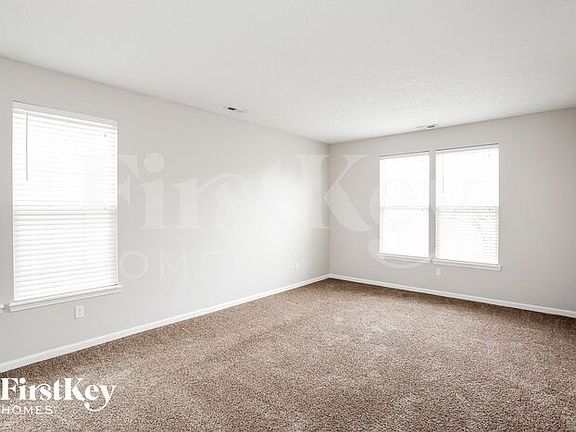 3rd image of 3048 Hidden Pine Dr
