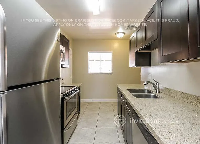1649 E 1st St — Photo 8
