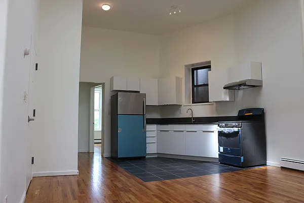 Rented by Compass | media 10