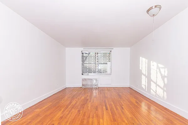 Rented by MySpaceNYC | media 6