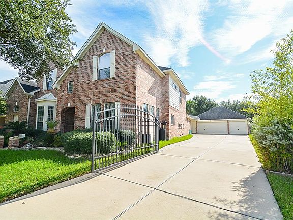 2nd image of 3707 Sedalia Brook Ln