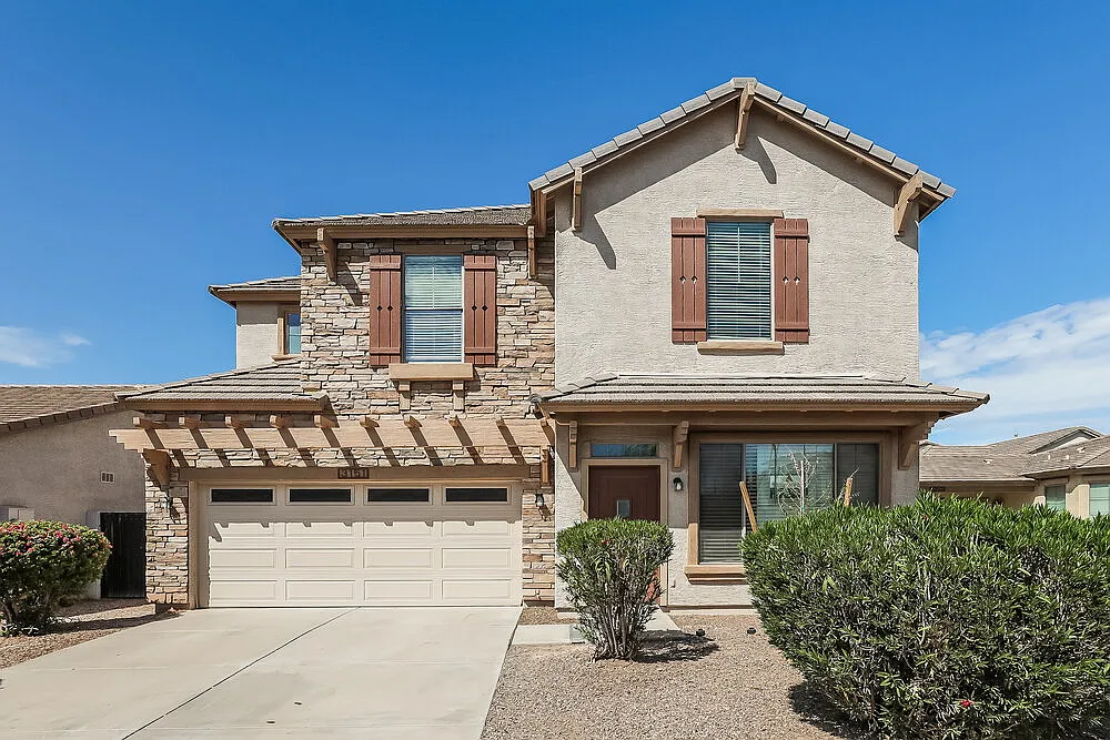 3 bed, 2.5 bath, 2536 sqft, $2,575 — Photo 1