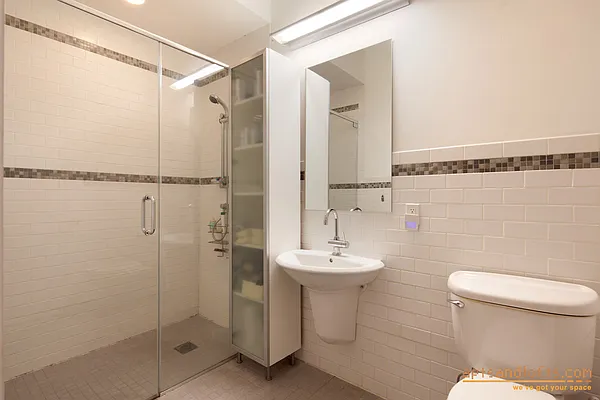 Rented by aptsandlofts.com | media 14