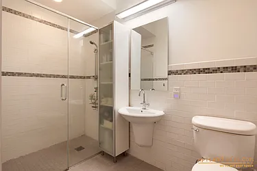 Rented by aptsandlofts.com
