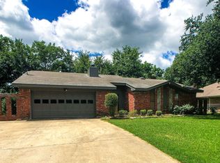 122 Brookshear Dr, Whitesboro, TX 76273