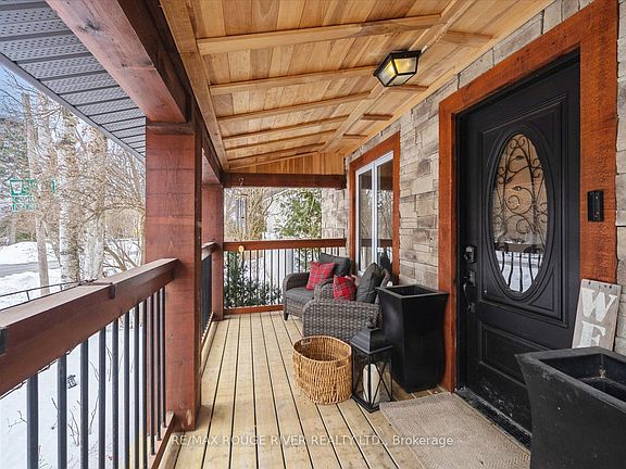 3rd image of 28 Columbus Rd E