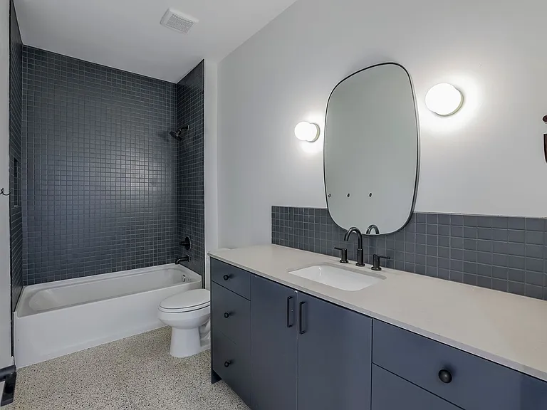 309 W Daggett Ave — Photo 10