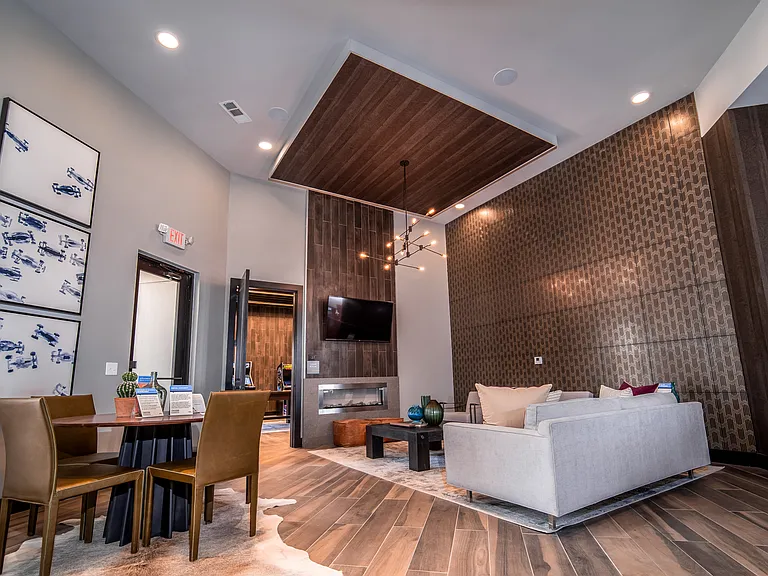 The Woodford on Mockingbird — Photo 17