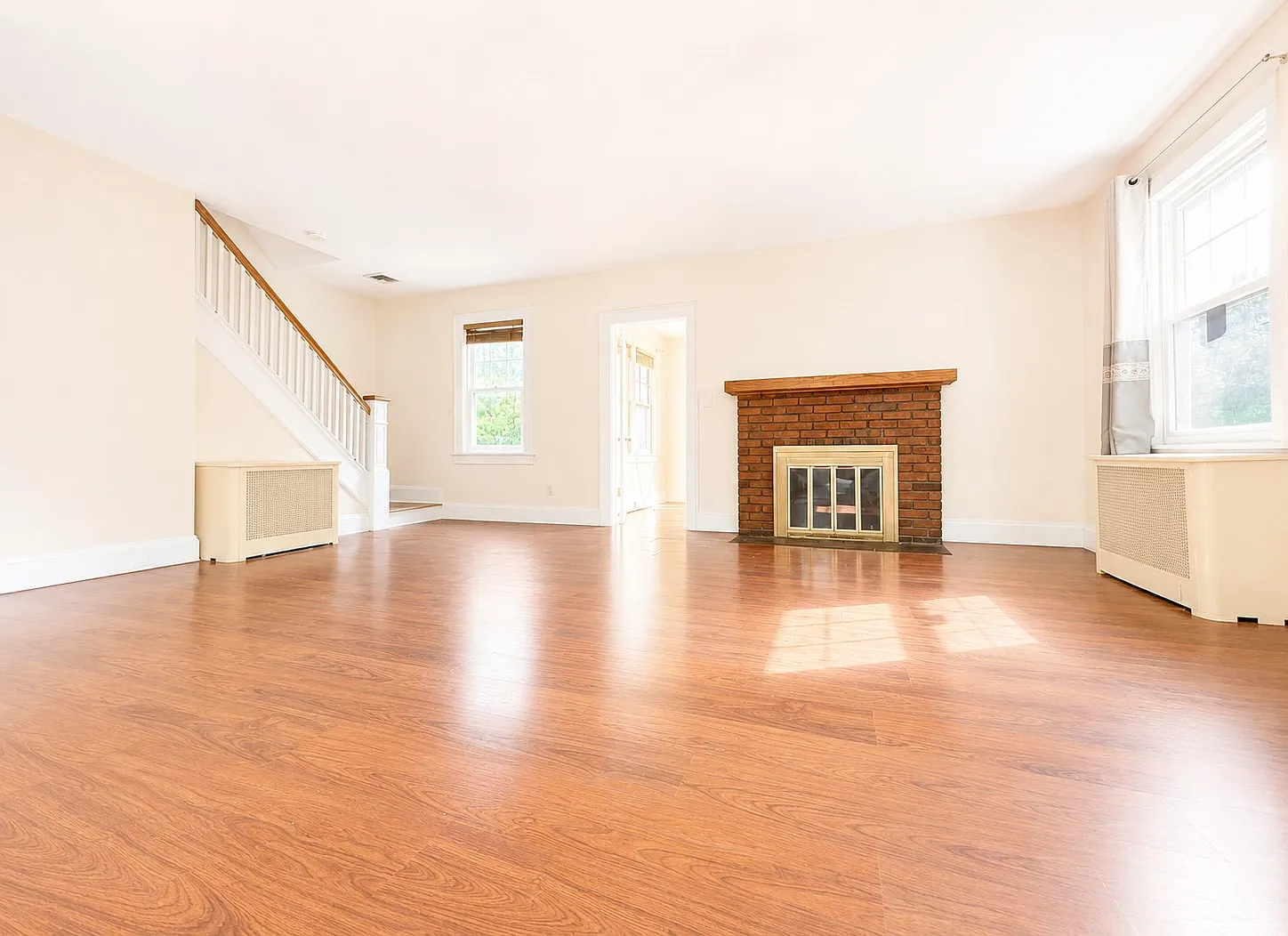 949 Garrison Ave — Photo 2