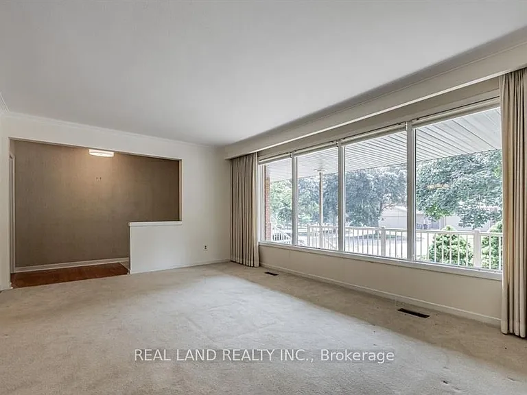 274 Timothy Ct #UPPER — Photo 8